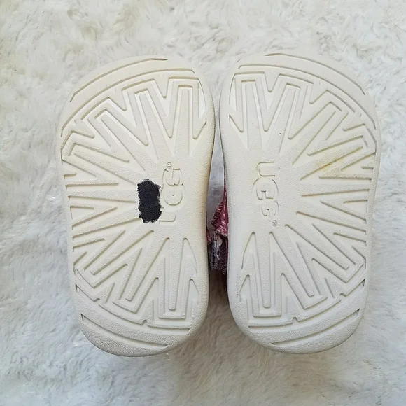 UGG Baby Pink Keelan Glitter Genuine Shearling Baby Girl Booties - Picture 2 of 8